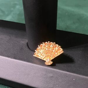 Vintage Gold Tone Fan-Shaped Brooch